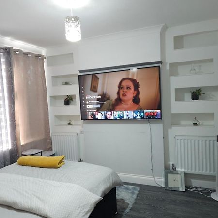 Dem'S Lodge Dagenham Luaran gambar